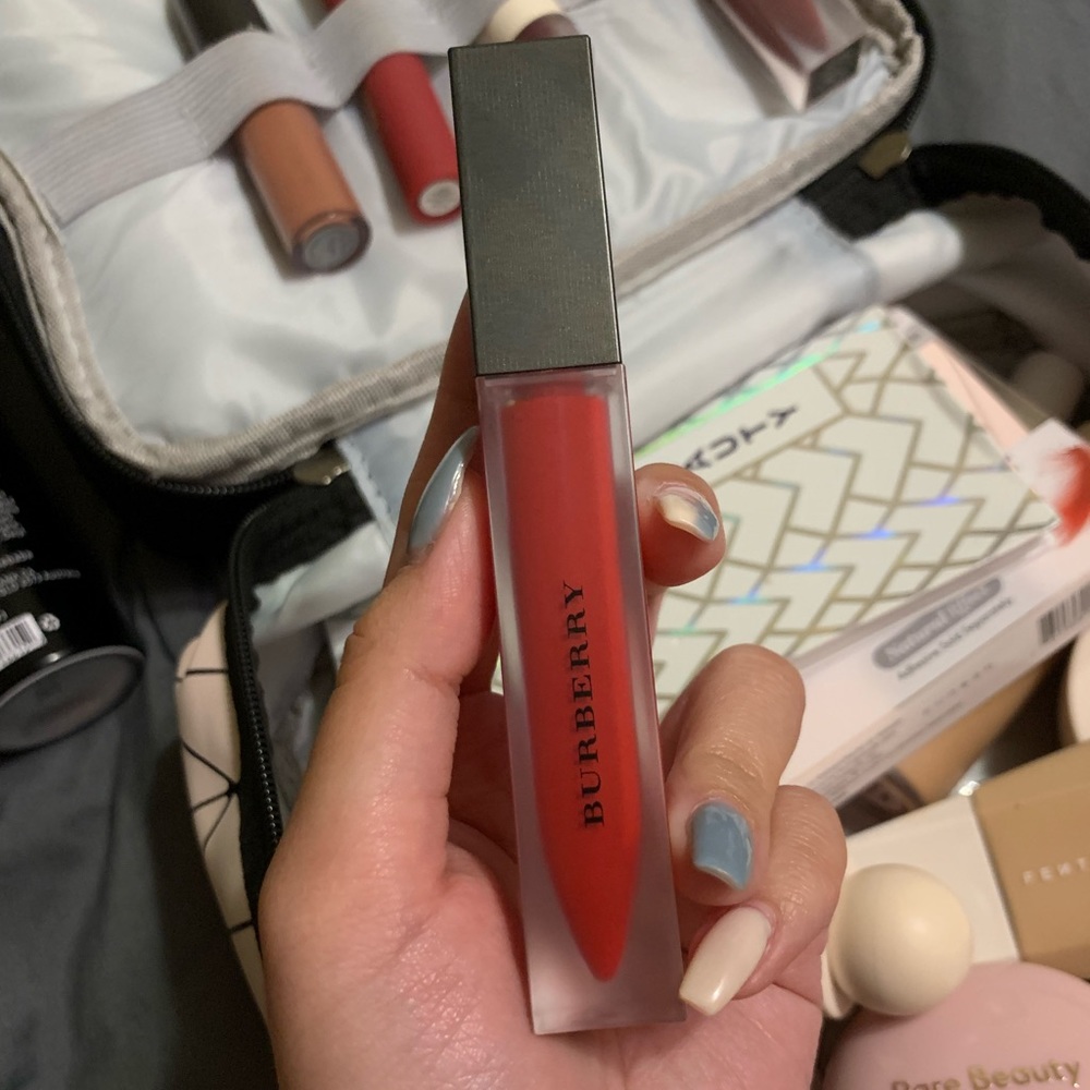 BURBERRY Kisses Lip Lacquer